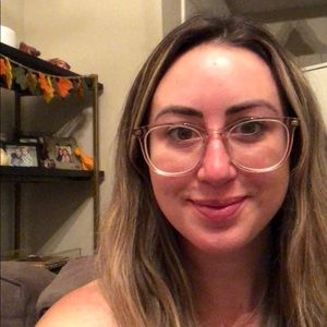 Meet your Posher, Alisa